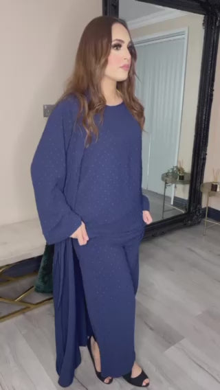 Model wearing the navy DUA 3 Piece Set with pockets