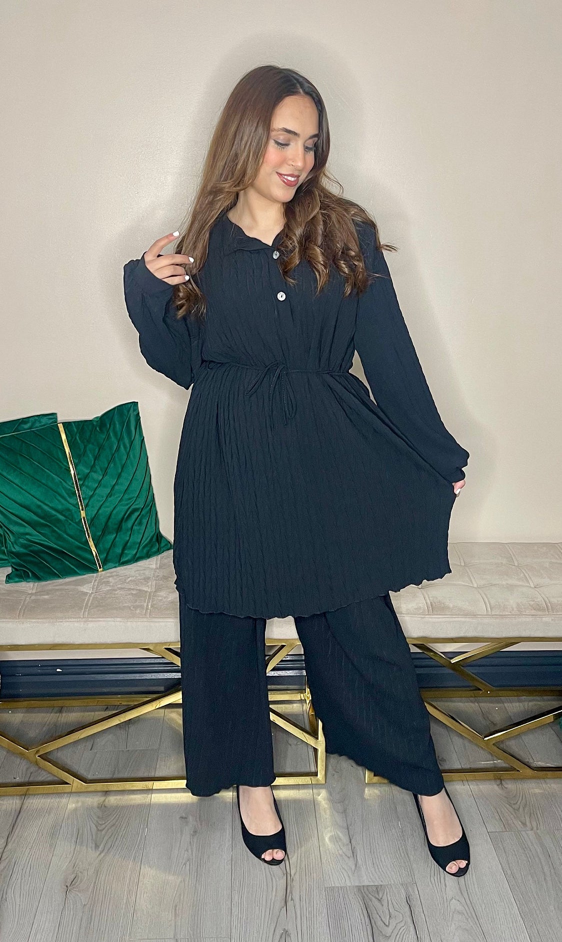 professional and elegant co-ord, trousers and top set, colourful and stylish, arabic fashion, UK fashion