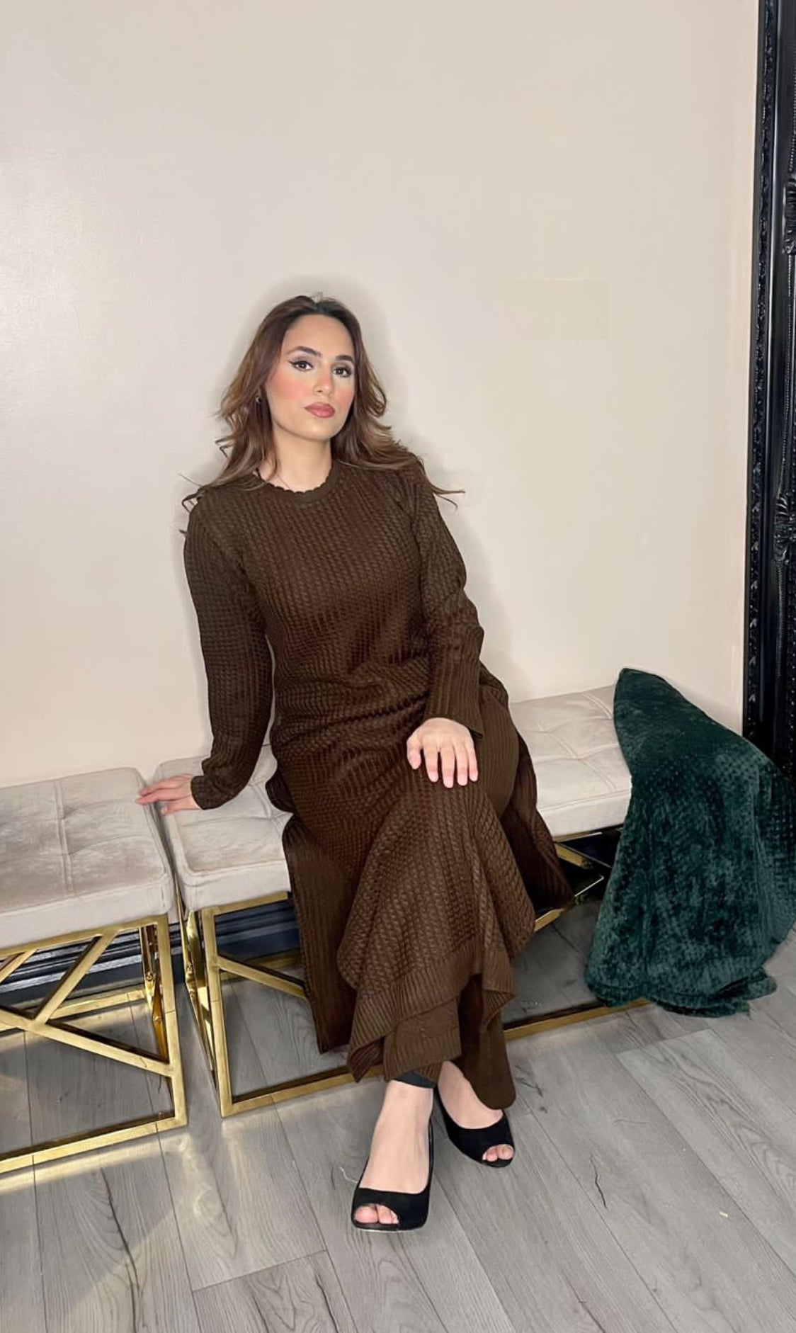 Long length comfortable modest knitwear UK quick delivery, chic elegant arabic fashion