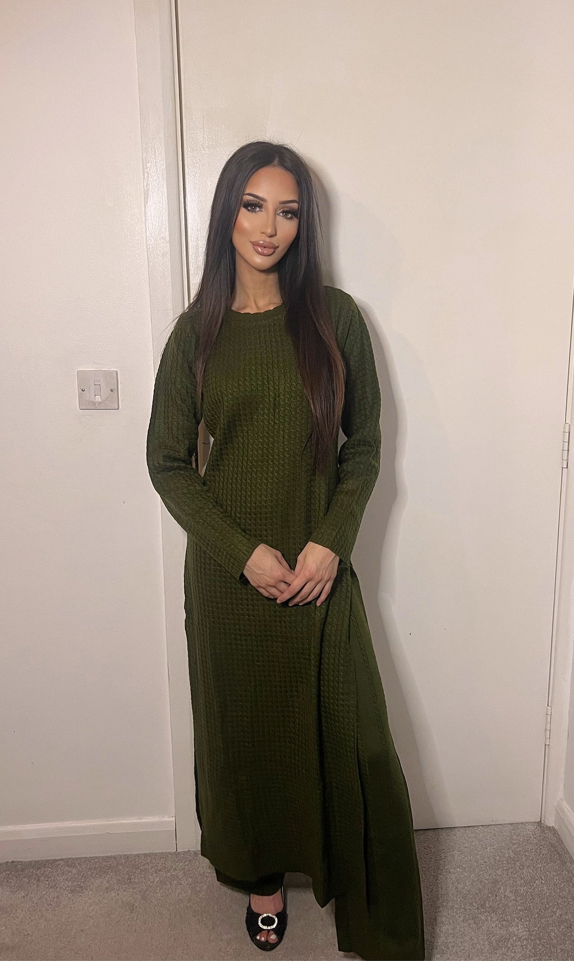 Long length comfortable modest knitwear in beige UK quick delivery, chic elegant arabic fashion